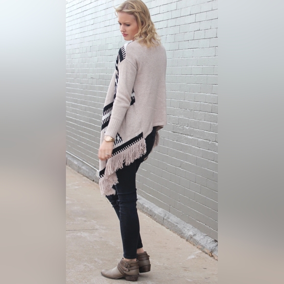 AMERICAN EAGLE Fringe-Trim Cardigan Sweater Size XS - Picture 5 of 9